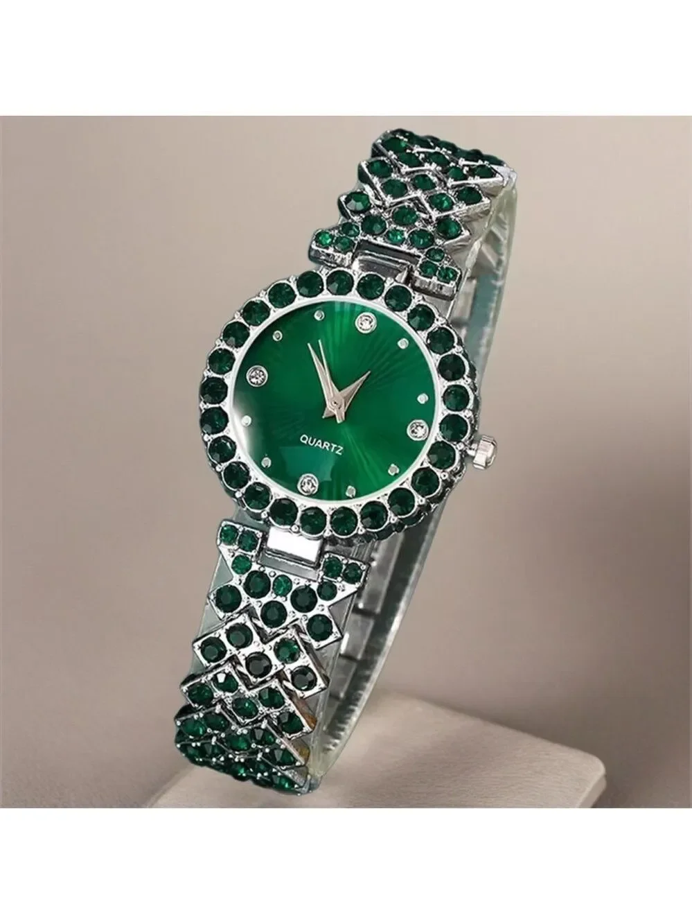 Elegant Green Rhinestone Hearts & Silver Women's Jewelry Set of 5- Quartz Watch